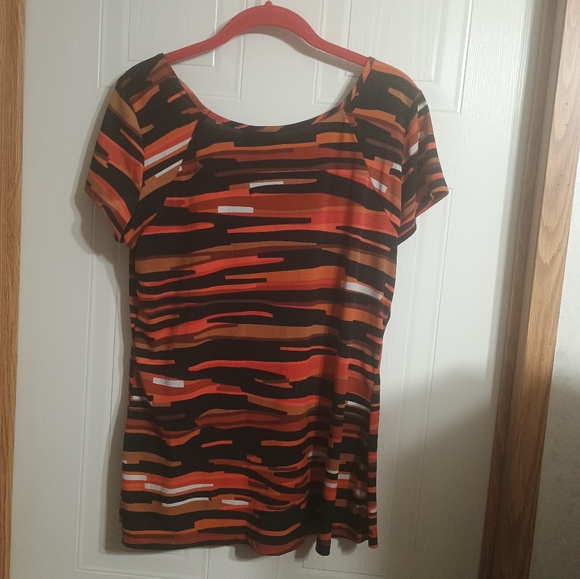 Top - Picture 2 of 3